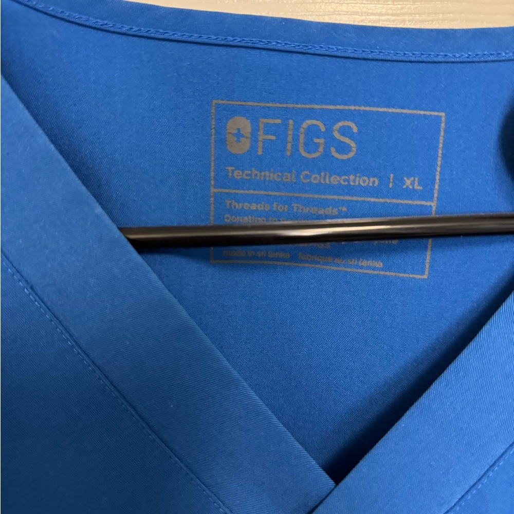 Figs Men’s Royal Blue Scrub Set XL Top/Large Bottoms - Picture 5 of 9